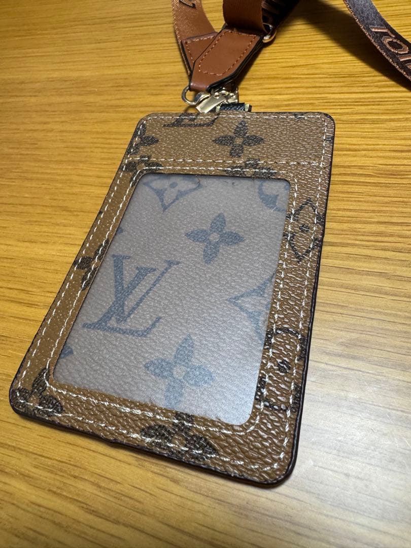 LOUIS VUITTON IDカードホルダー