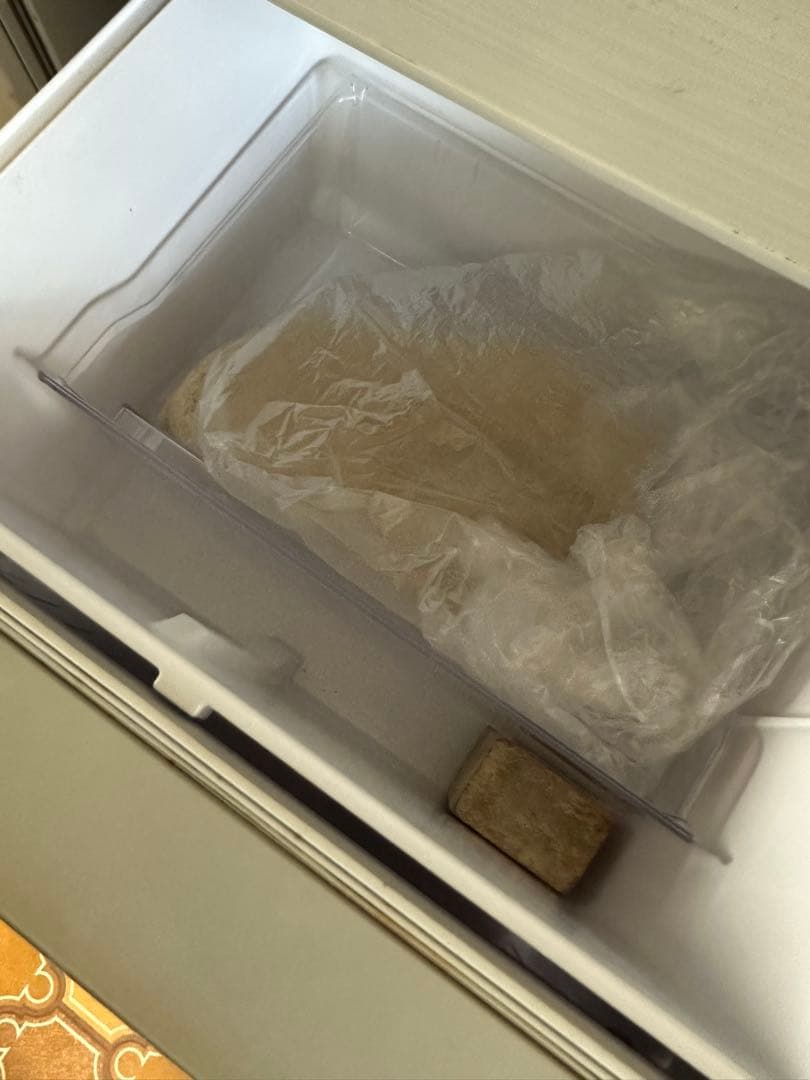 ホワイト冷蔵庫 冷凍庫付き　SJ-W411E-N