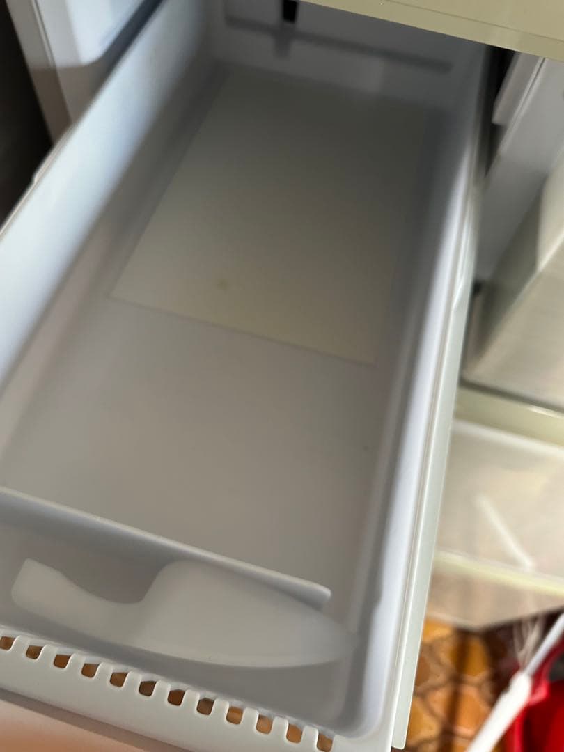 ホワイト冷蔵庫 冷凍庫付き　SJ-W411E-N