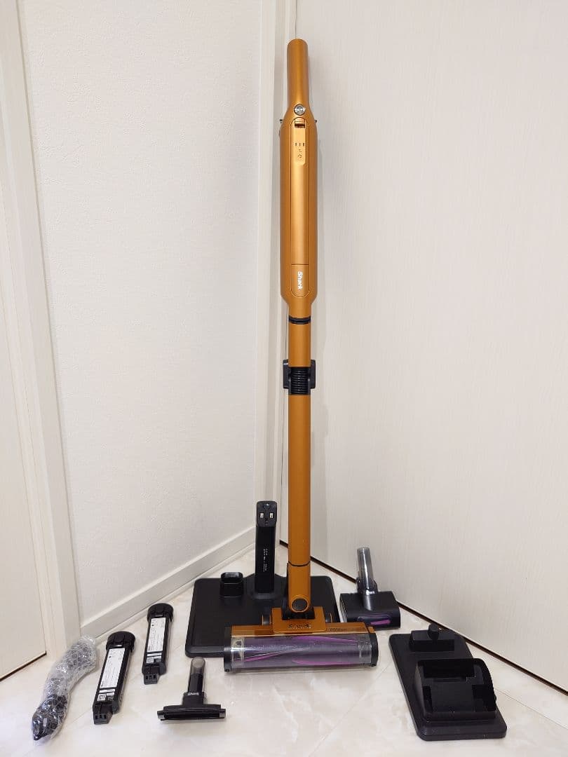 シャーク コードレススティッククリーナー CS651 シャーク上位モデル　美品
