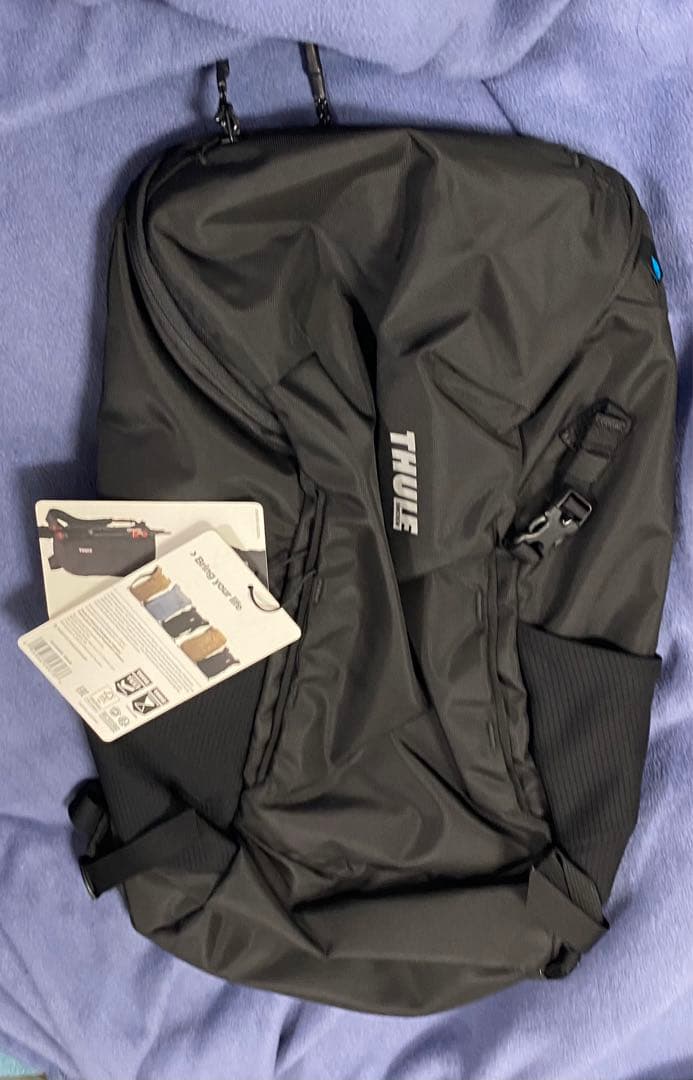 Y*E様 Thule AllTrail 18Lレインカバー付きデイパック ブラッ