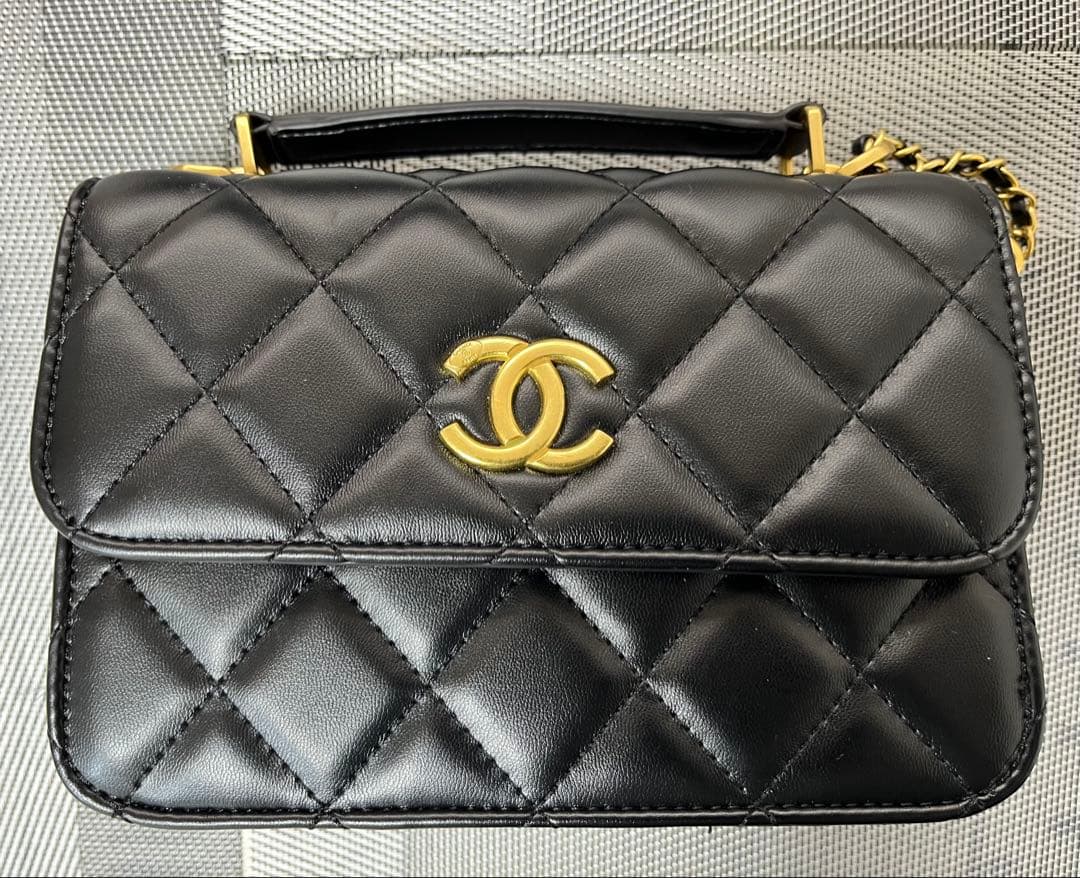 CHANEL ノベルティマトラッセ キルティング ショルダーバッグ ブラック