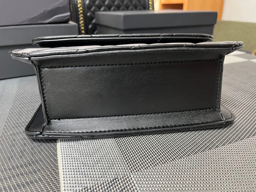 CHANEL ノベルティマトラッセ キルティング ショルダーバッグ ブラック