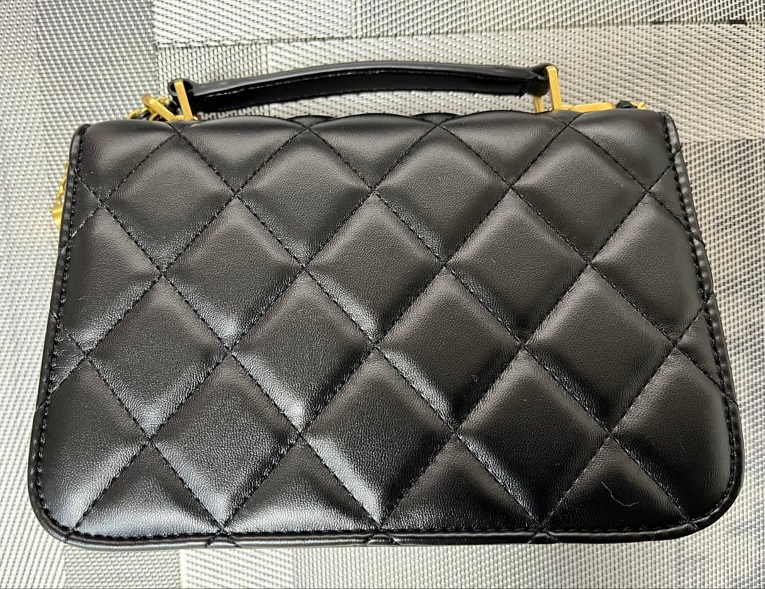 CHANEL ノベルティマトラッセ キルティング ショルダーバッグ ブラック