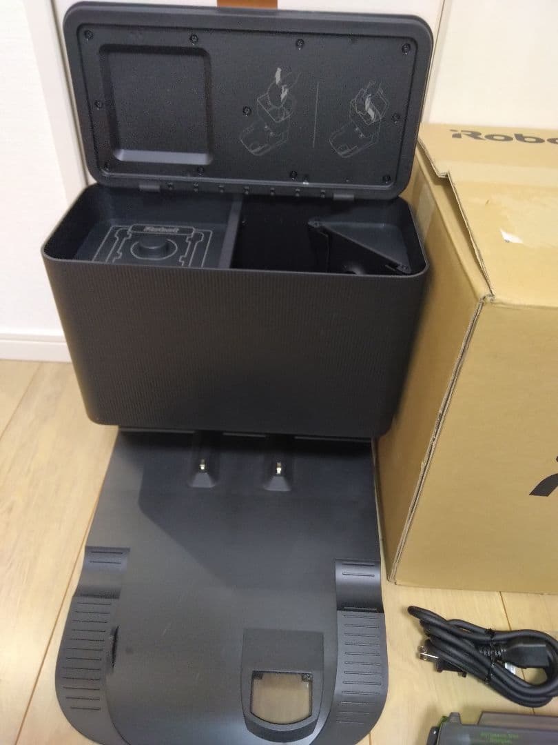 【ルンバjシリーズ用】クリーンベース+専用ダストボックス（2024/10）A