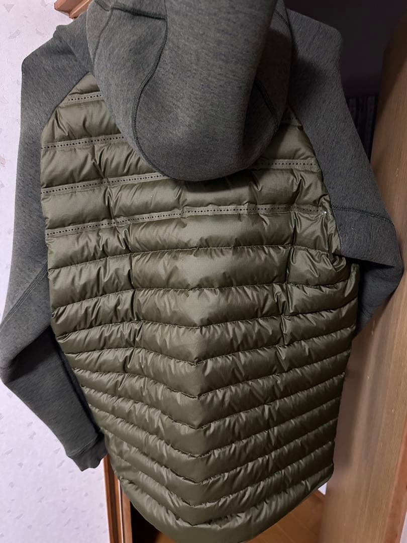 Nike テックフリースダウン　カーキ　美品！