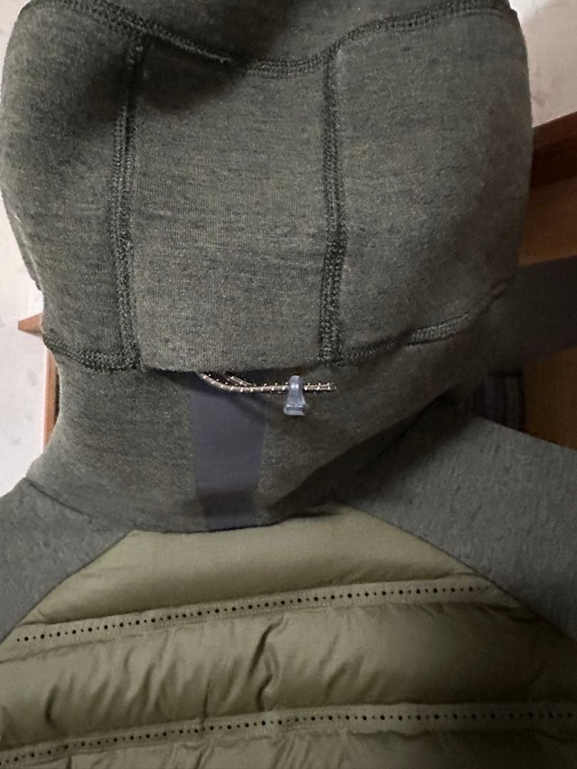 Nike テックフリースダウン　カーキ　美品！