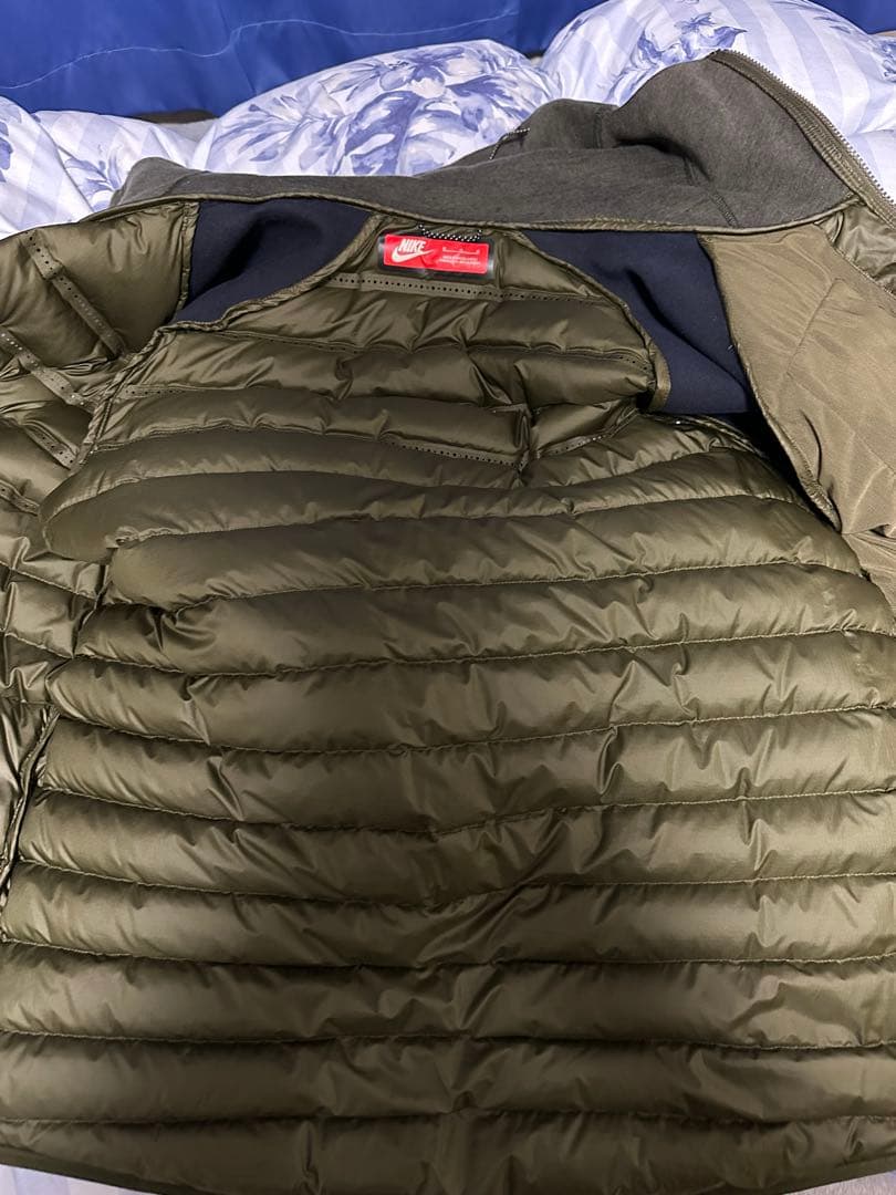 Nike テックフリースダウン　カーキ　美品！