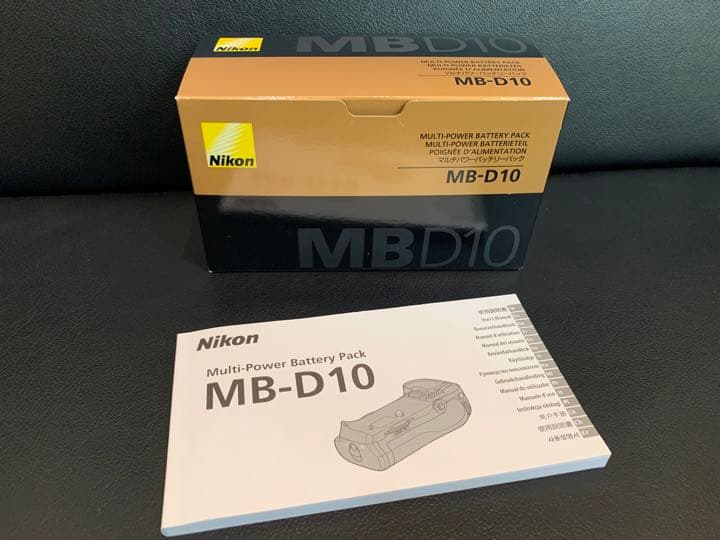 ニコン D700 ボディ と各種添付 【美品】【付属品付き】