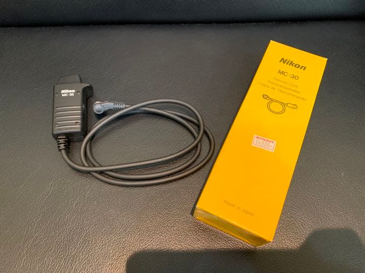 ニコン D700 ボディ と各種添付 【美品】【付属品付き】