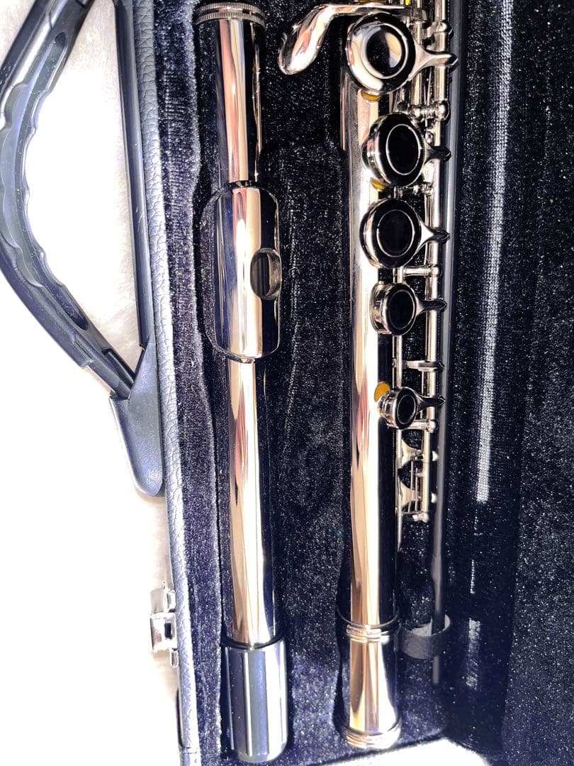 C菅フルート本体＋ケース＋お手入れ用品付き