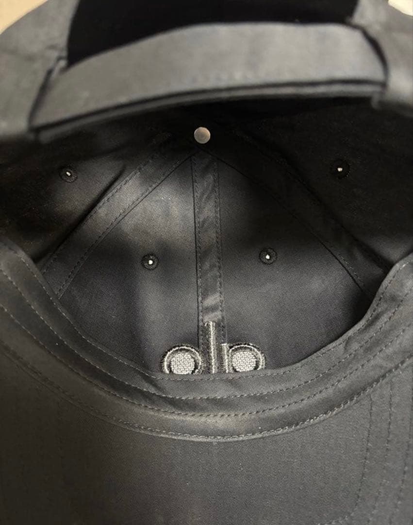 【新品未着用】alo Off-Duty キャップ　ブラック