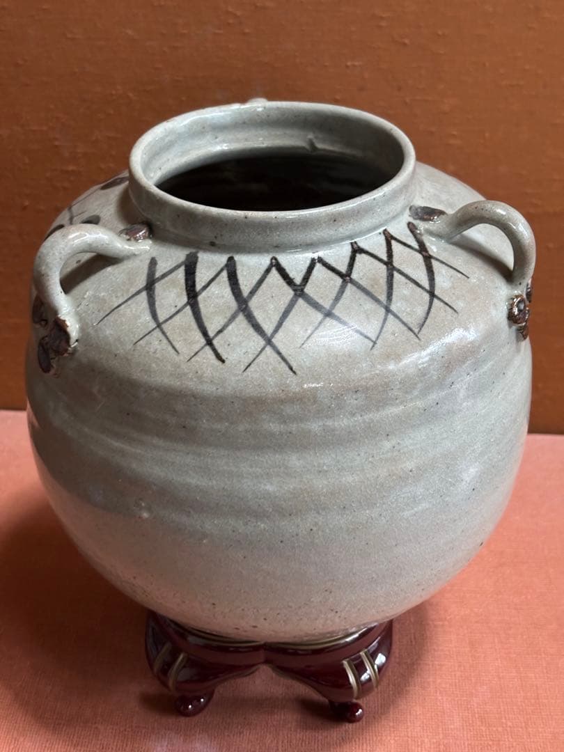 荒川豊蔵作絵唐津藁灰釉梅花三耳壺　唐津小十窯にて