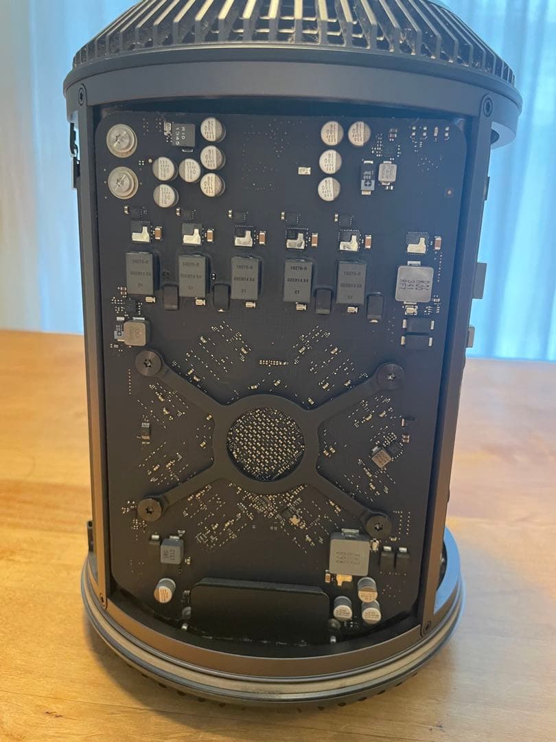 ジャンク　Apple Mac Pro (late 2013)