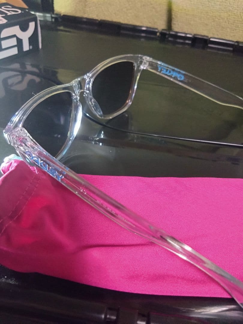 OAKLEY　Frogskins フレームクリアー