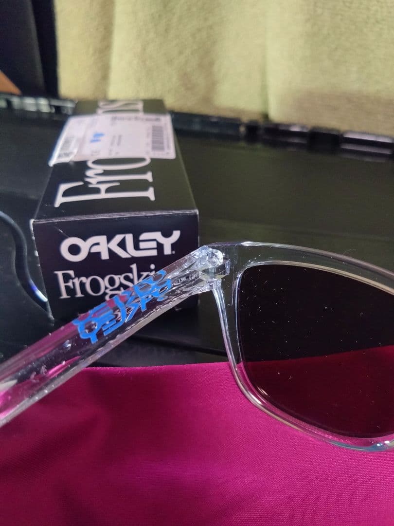 OAKLEY　Frogskins フレームクリアー