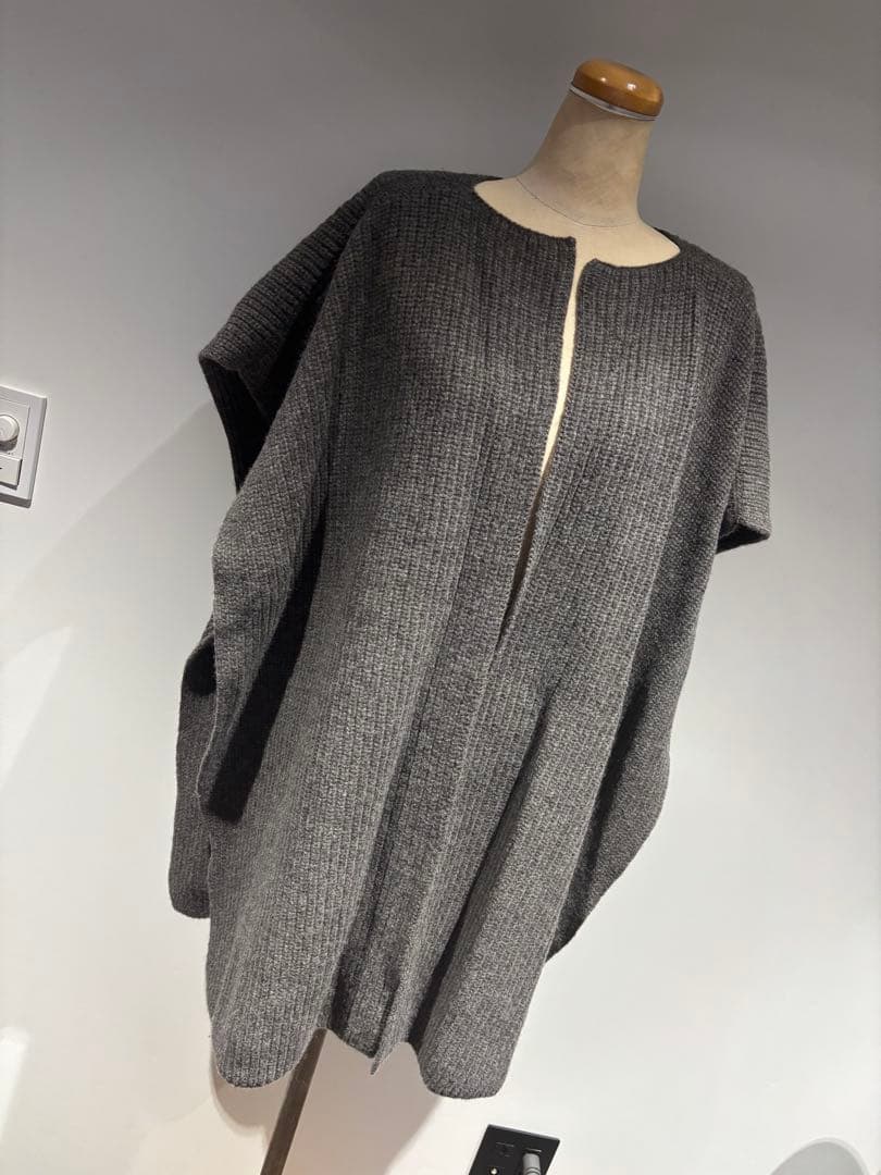 モガMOGA新品ケープポンチョ