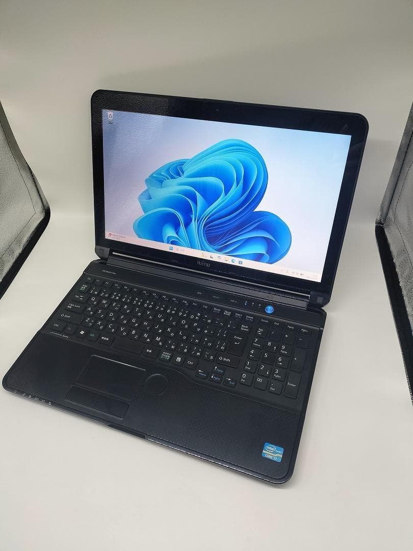 【FUJITSU】爆速 Core i7/新品SSD256GBノートパソコンE6
