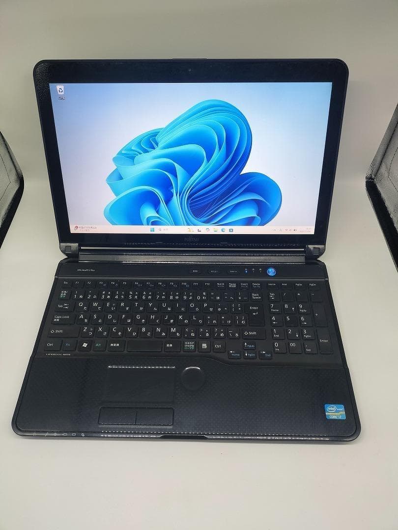 【FUJITSU】爆速 Core i7/新品SSD256GBノートパソコンE6