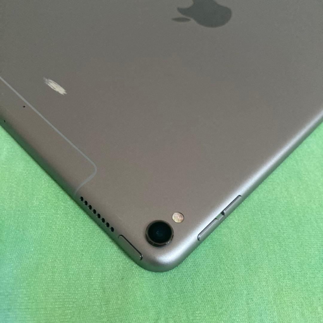206 電池ほぼ新品☆iPad Pro 256GB 10.5インチ SIMフリー