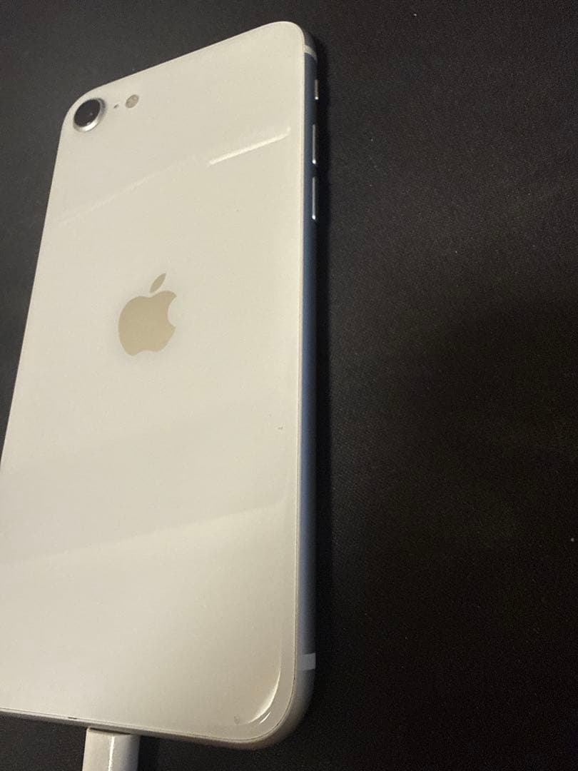 iPhone SE（第2世代）／ホワイト／SIMフリー（SIMなし）