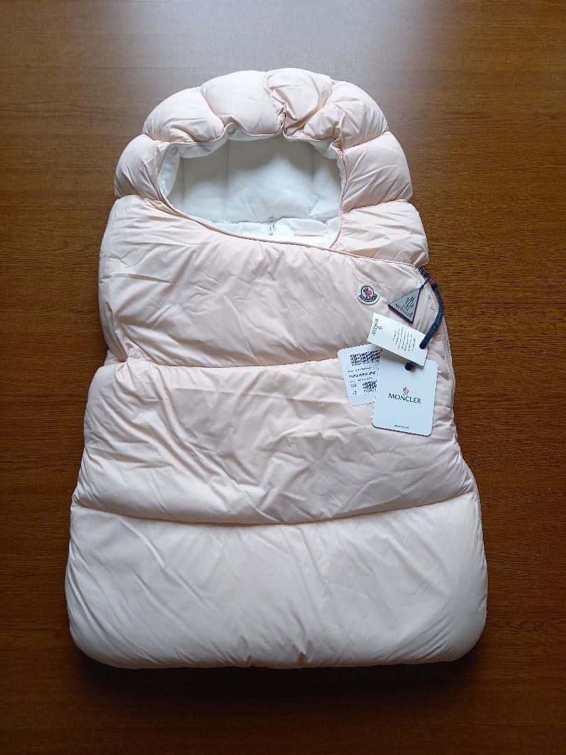 【新品未使用】モンクレール おくるみ ピンクベージュ