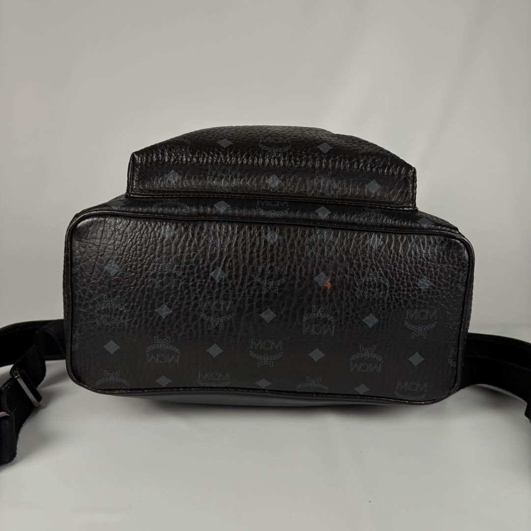MCM ヴィセトス　リュック バックパック　黒　レザー　スタッズ