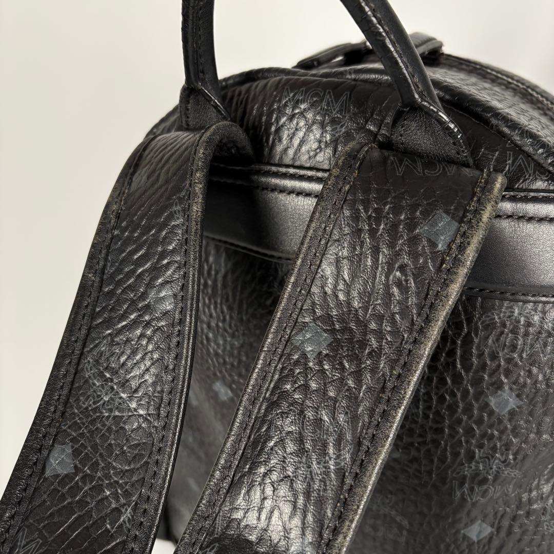 MCM ヴィセトス　リュック バックパック　黒　レザー　スタッズ