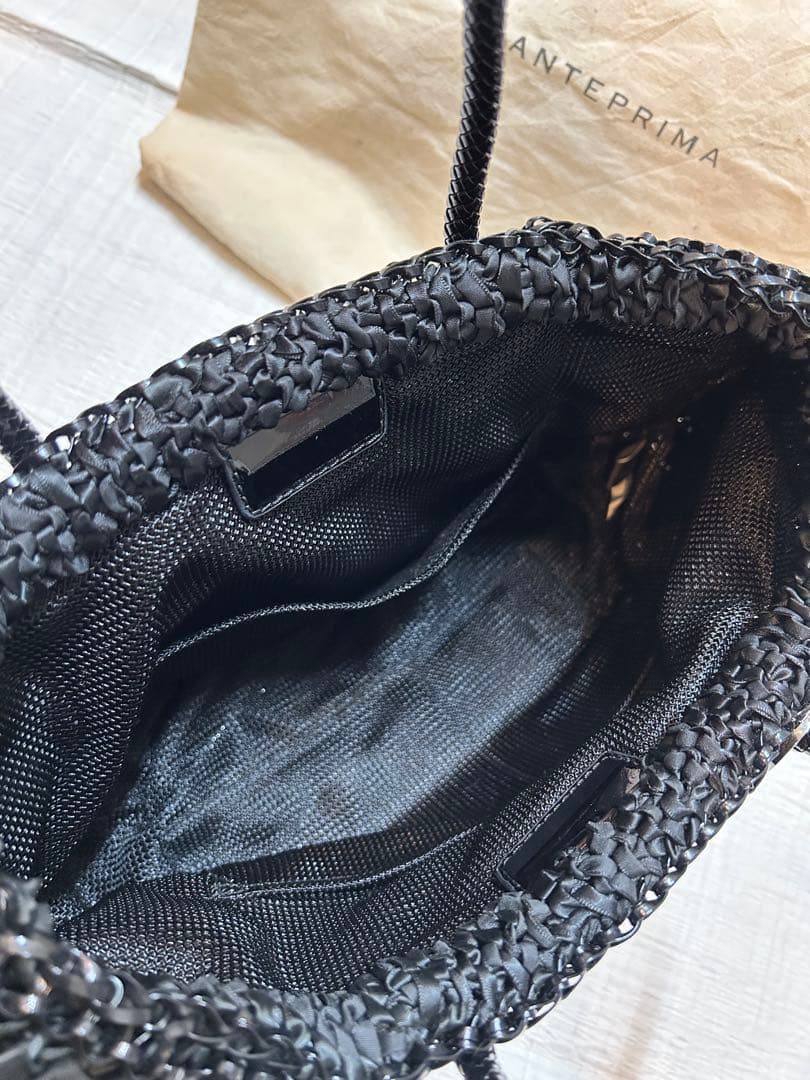アンテプリマ 手提げバッグ ブラック