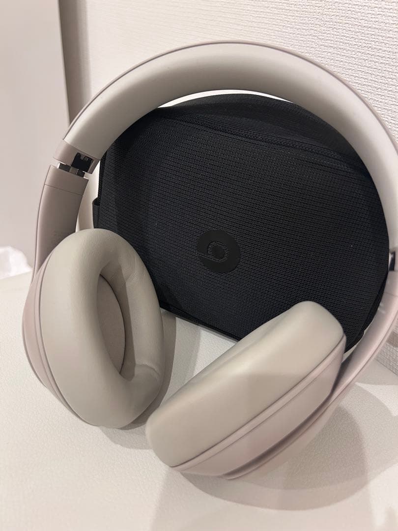 Beats Studio Pro ワイヤレスヘッドフォン　サンドストーン　美品