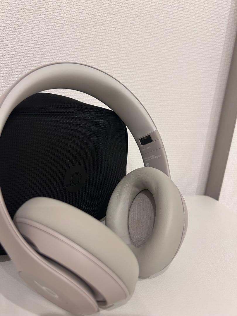 Beats Studio Pro ワイヤレスヘッドフォン　サンドストーン　美品