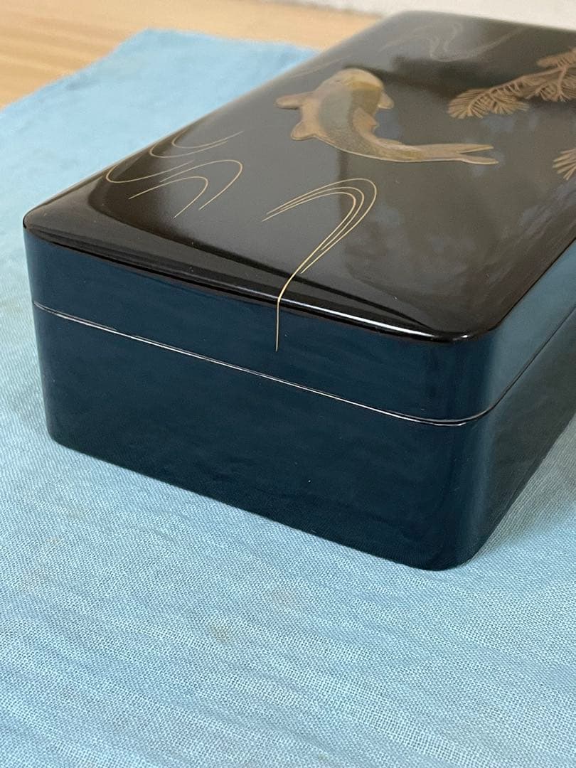象彦漆器 【松鯉蒔絵 莨箱】