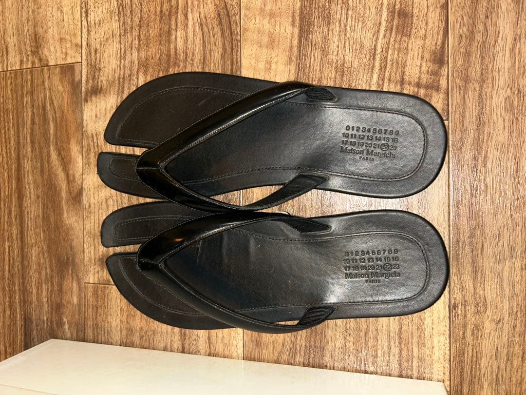 マルジェラ　足袋　タビ　tabi サンダル