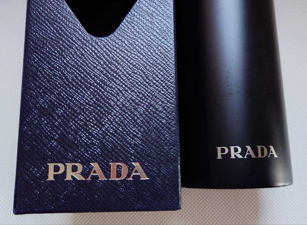 PRADA プラダ ステンレスボトル 黒 ブラック 500ml 水筒 ロゴ