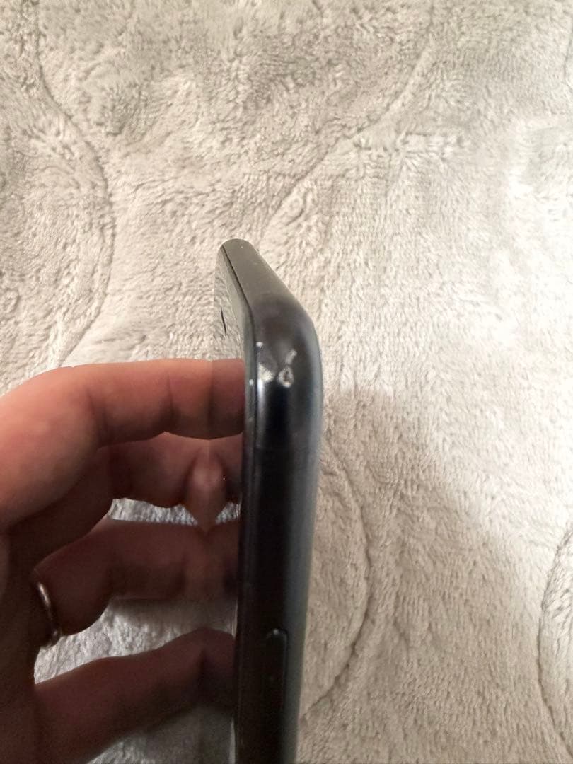 iPhone SE2 64GB ブラック