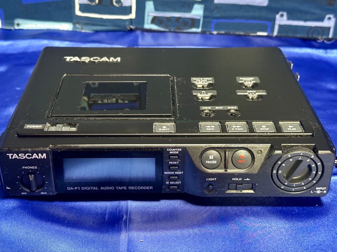 TASCAM プロ用ポータブルDAT　DA-P1 動作品 EX106-34