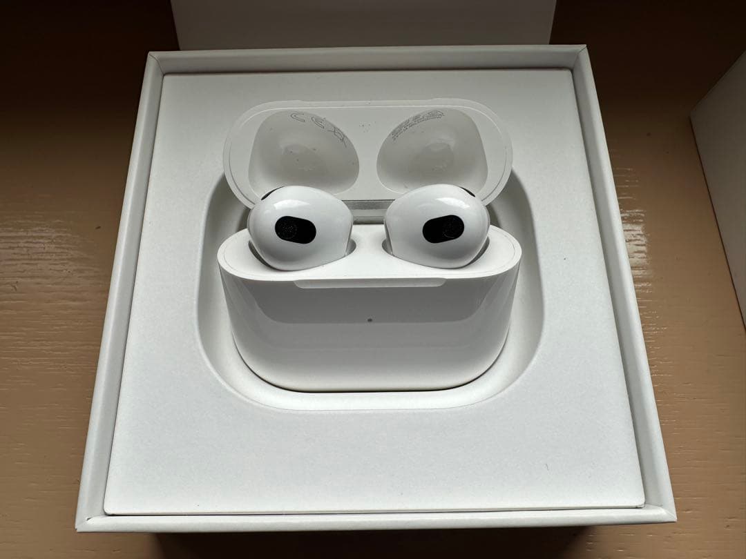 AirPods 第3世代　本体 ホワイト 充電ケース付き