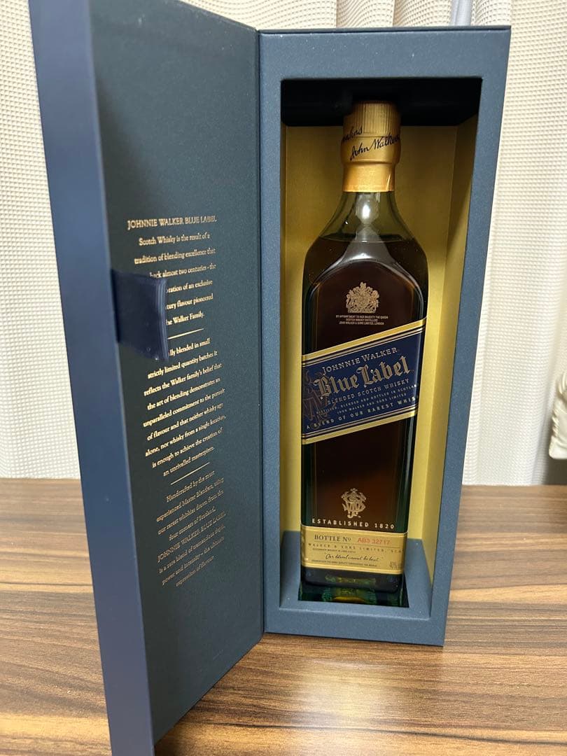 ジョニー・ウォーカー ブルーラベル 750ml ギフトボックス付き