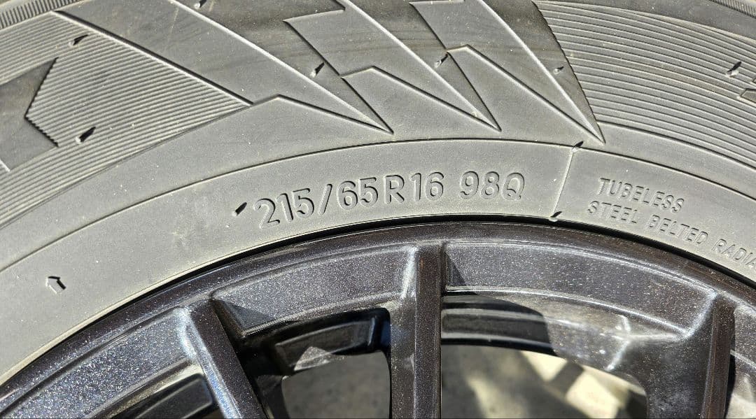 9部山 美品 バリ山 ライズ ロッキー レックス スタッドレス