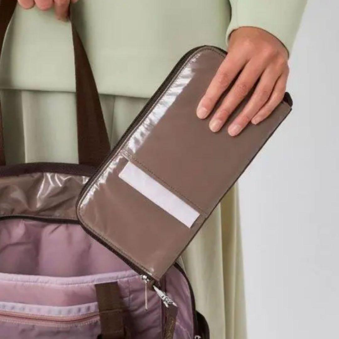 【新品】LeSportsac×ひとりっぷマルチトラベルウォレットパテントブラウン