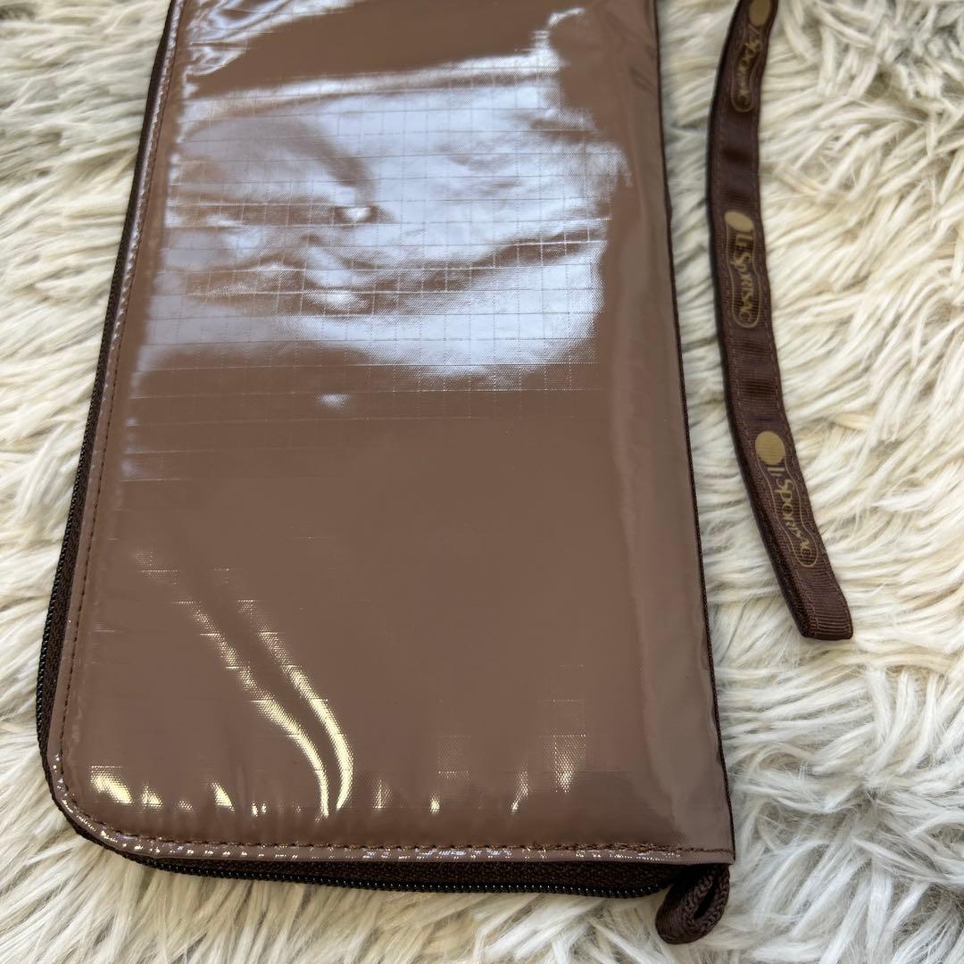 【新品】LeSportsac×ひとりっぷマルチトラベルウォレットパテントブラウン