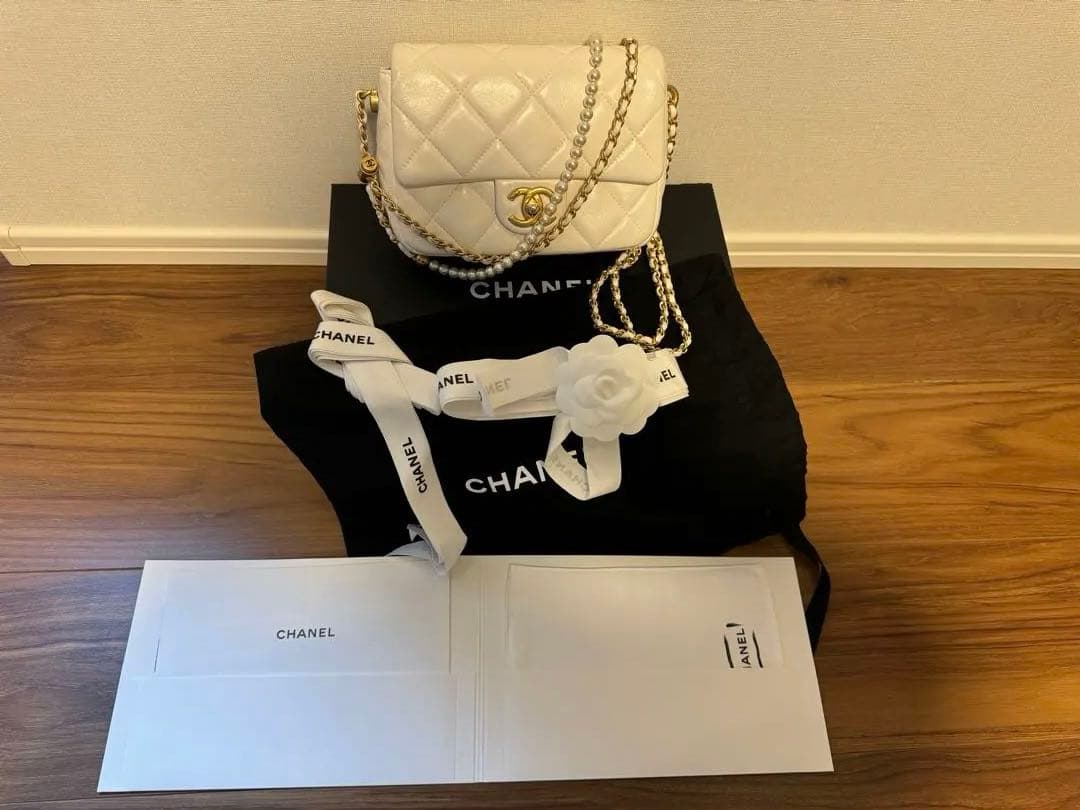 CHANEL マトラッセ ラムスキン パール ミニフラップバッグ ショルダー　白