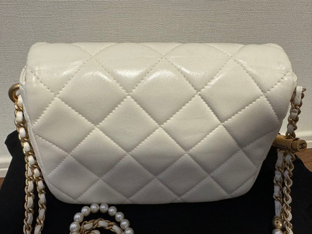 CHANEL マトラッセ ラムスキン パール ミニフラップバッグ ショルダー　白