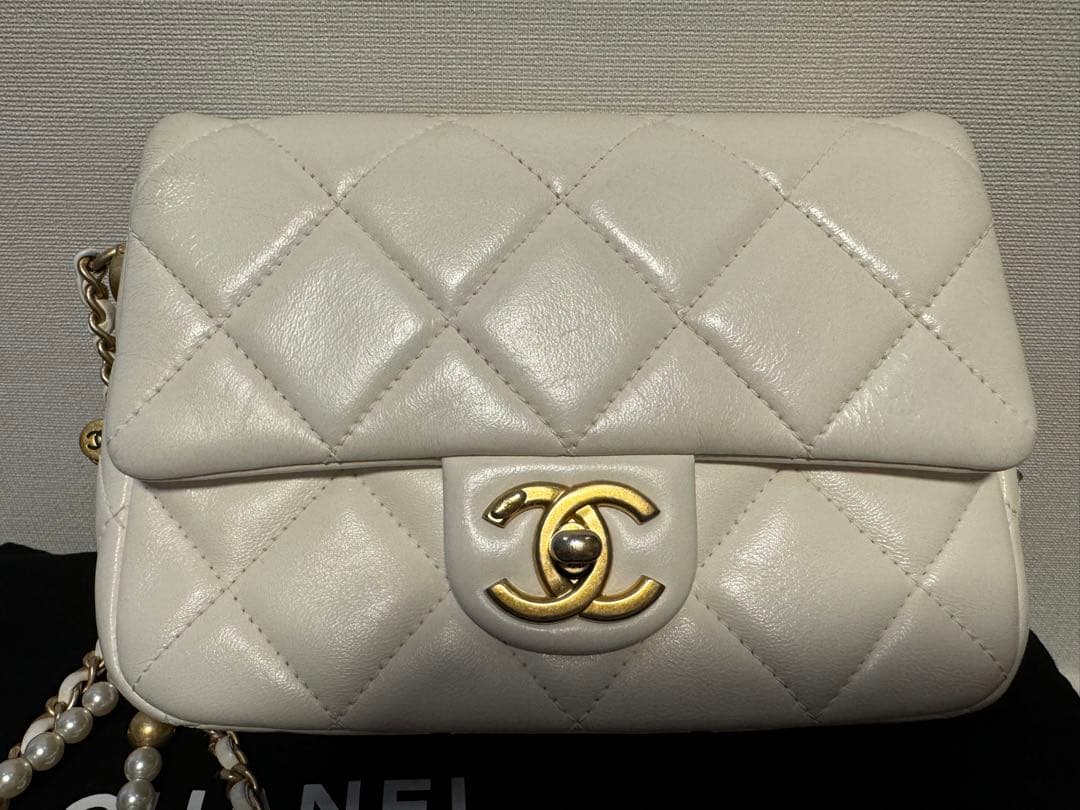 CHANEL マトラッセ ラムスキン パール ミニフラップバッグ ショルダー　白