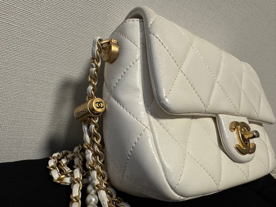 CHANEL マトラッセ ラムスキン パール ミニフラップバッグ ショルダー　白