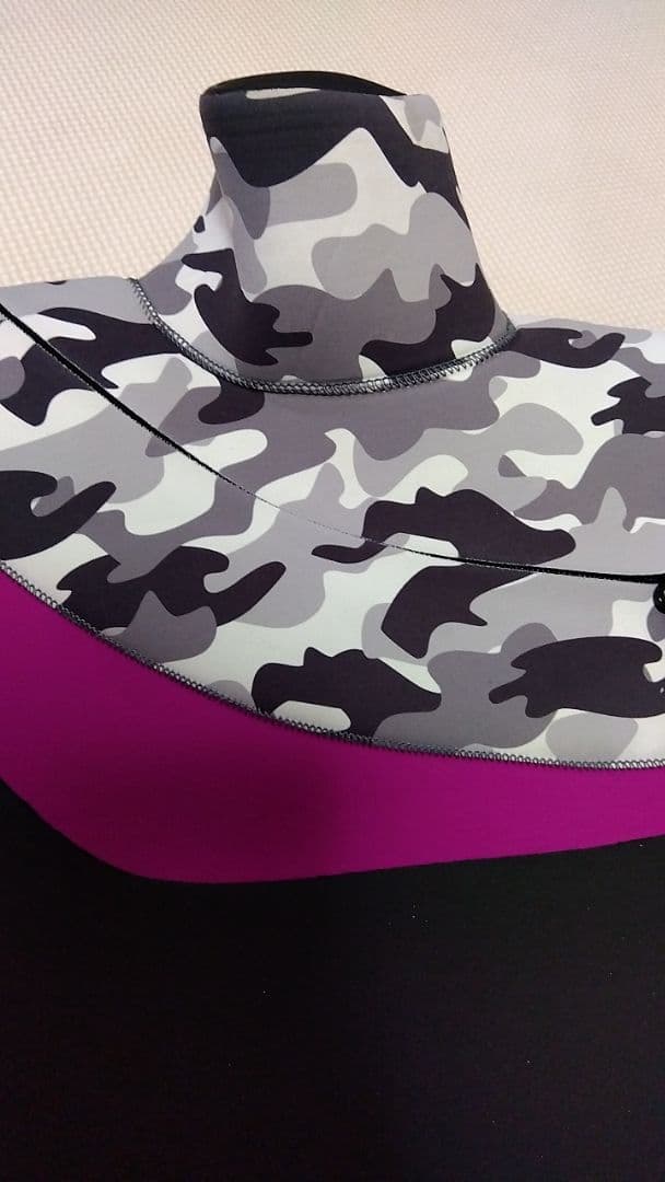 レディースセミドライ　Sサイズ