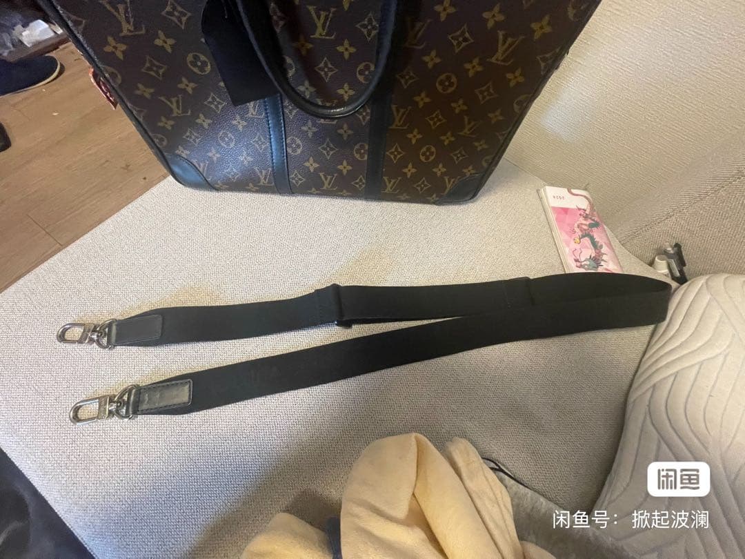 LOUIS VUITTON ショルダーベルト