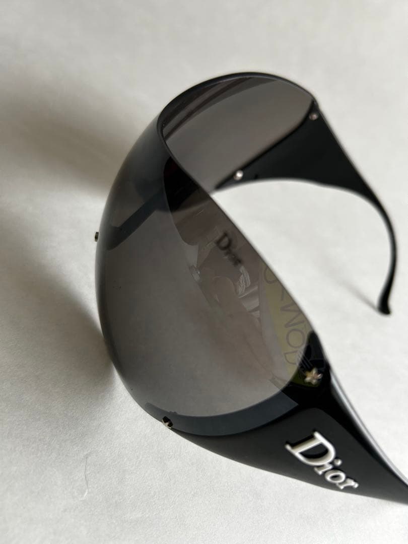 <値下げしました>Dior Y2K ラップアラウンドサングラスです。
