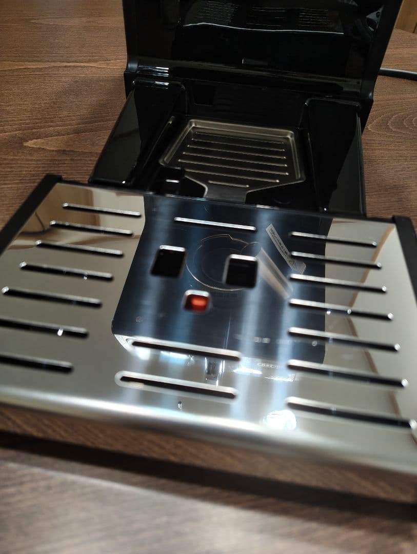 【美品】'De'Longhi (デロンギ) エスプレッソメーカーECP3220J