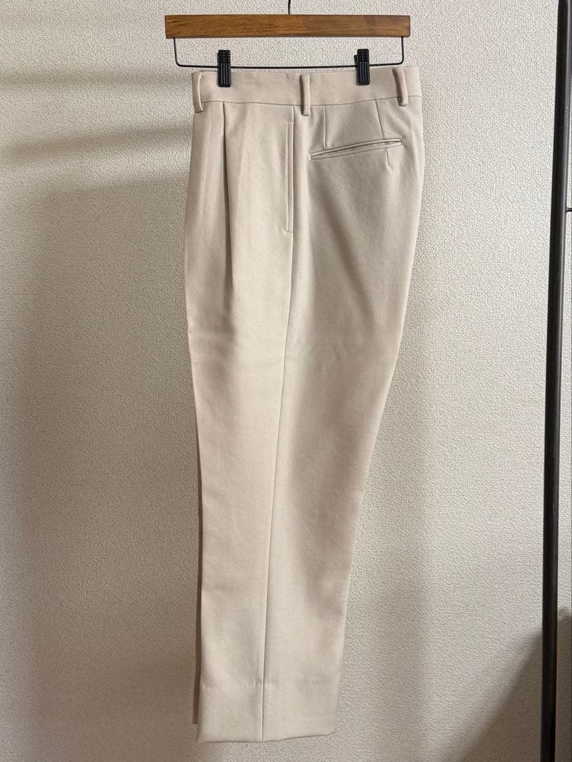 NEAT スタンダード オフホワイト 薄ベージュ　サイズ44